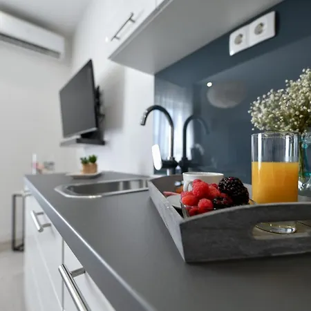 Unique * Ζαντάρ