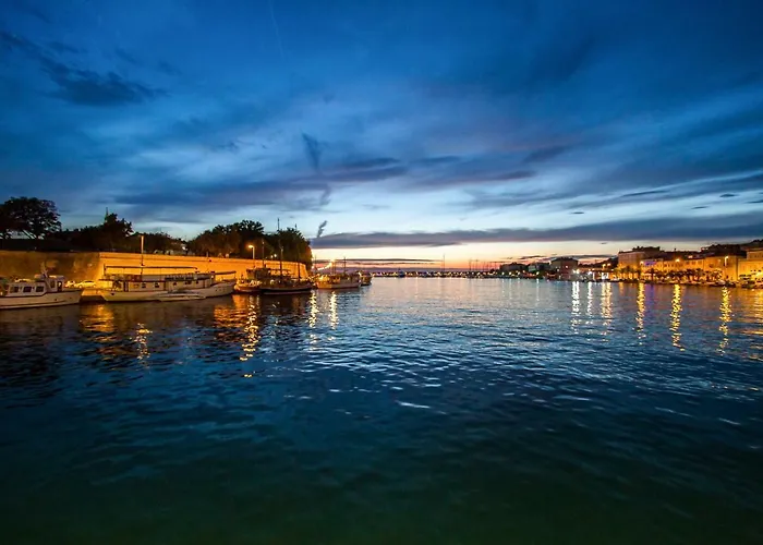 Апартаменти Unique *